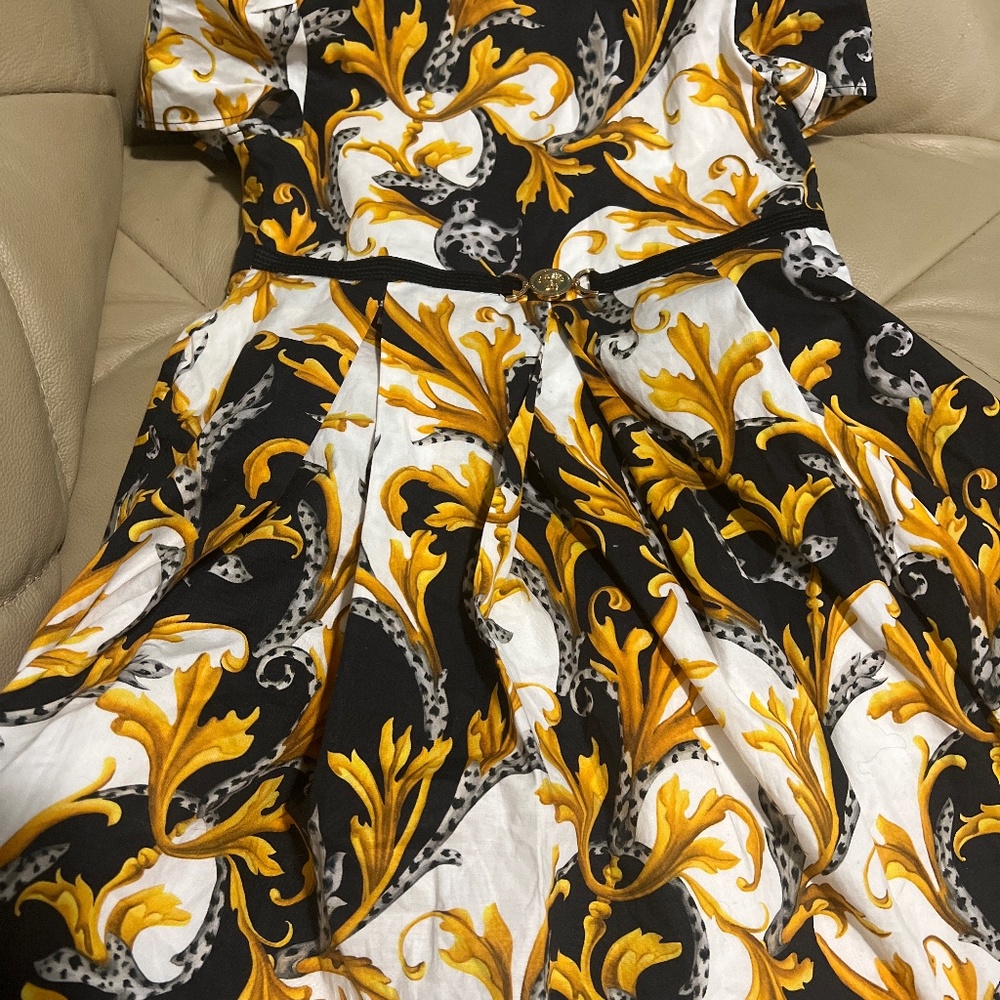 Versace dress size 4 wore 2 times